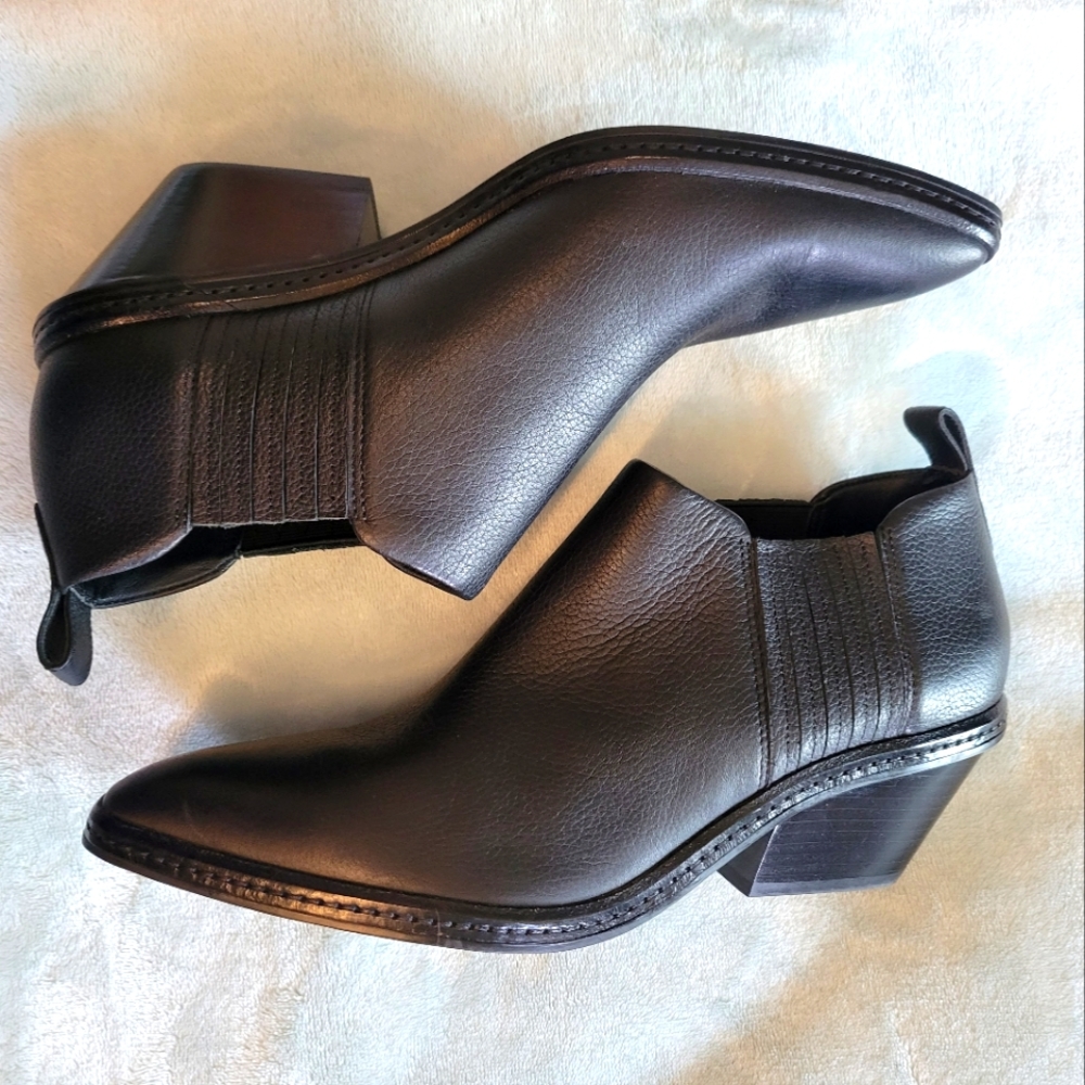 Via Spiga Booties, 9.5